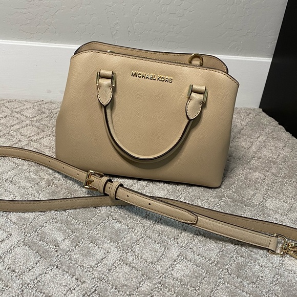 Michael Kors Multifunction Purse Warm Nude